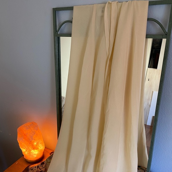 Princess Polly yellow wrap skirt - Picture 3 of 3